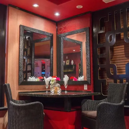 Mariaggi'S Theme Suite Hotel & Spa-3