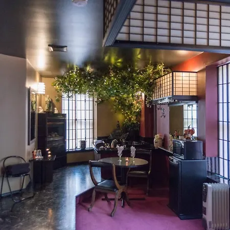 Mariaggi'S Theme Suite Hotel & Spa-2